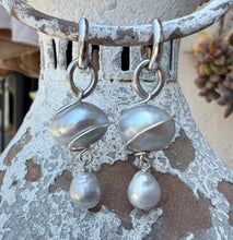 Load image into Gallery viewer, UFO Pearl Earrings