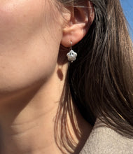 Load image into Gallery viewer, Star Ghost Pearl Earrings