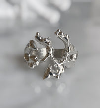 Load image into Gallery viewer, The Melted Cut Out Skull Ring