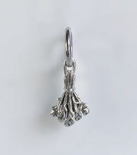 Load image into Gallery viewer, Bouquet of Dead Roses Earrings