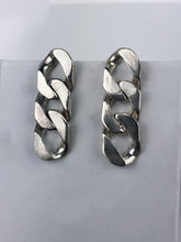 Load image into Gallery viewer, Alice in Chain Earrings