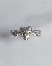 Load image into Gallery viewer, Chained Heart Skull Ring