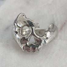 Load image into Gallery viewer, A Royal Broken Skull Ring