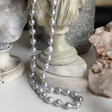 Load image into Gallery viewer, Beautiful &amp; Baroque Pearl Necklace