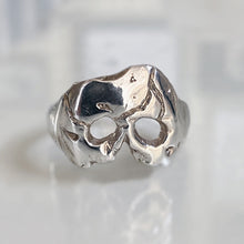 Load image into Gallery viewer, A Royal Jawless Skull Ring