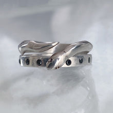 Load image into Gallery viewer, Slithering Snake Ring