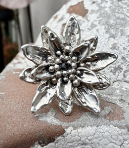 Wilted Daisy Ring