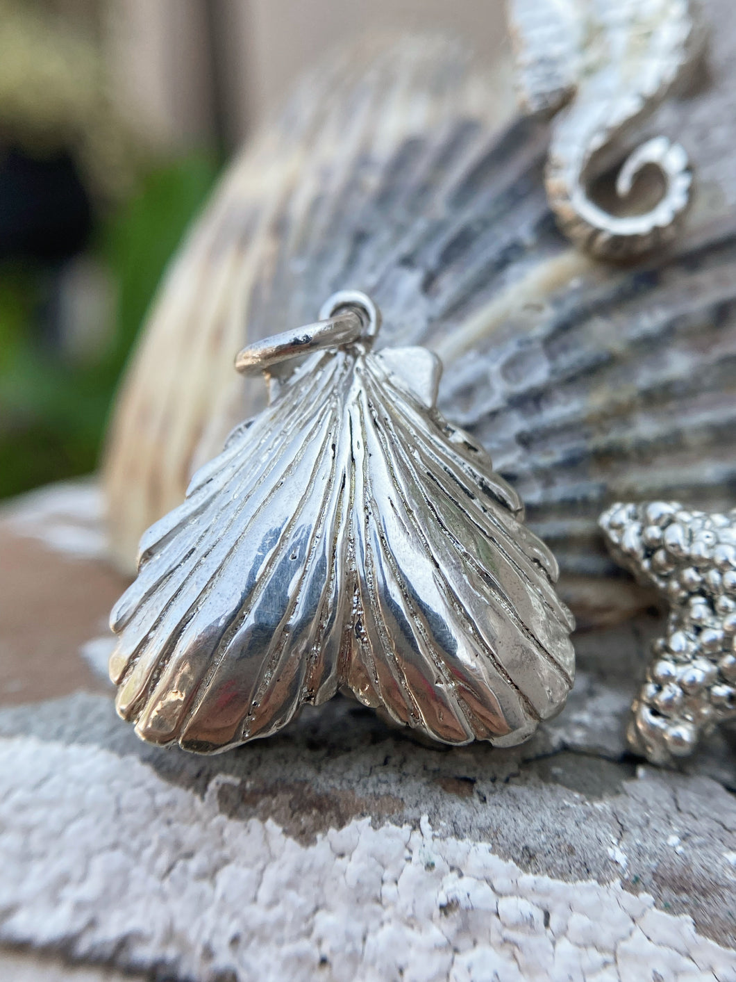 Large Heart Open Clam Pendant