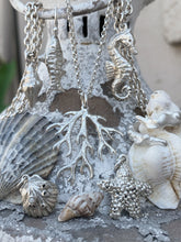 Load image into Gallery viewer, Seashell Necklace