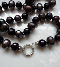 Load image into Gallery viewer, Black Peacock Freshwater Pearl Necklace