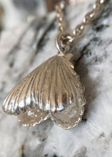 Load image into Gallery viewer, Large Heart Open Clam Necklace