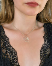 Load image into Gallery viewer, Coral Reef Necklace