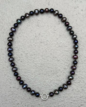 Load image into Gallery viewer, Black Peacock Freshwater Pearl Necklace