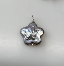 Load image into Gallery viewer, Pearl Star Charm