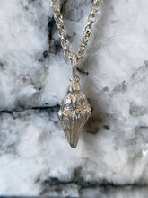 Load image into Gallery viewer, Seashell Necklace