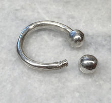 Load image into Gallery viewer, Pierced Ring