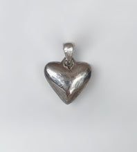 Load image into Gallery viewer, Baby Chunky Heart Pendant