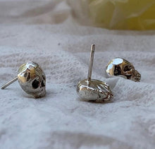 Load image into Gallery viewer, Skull Stud Earrings