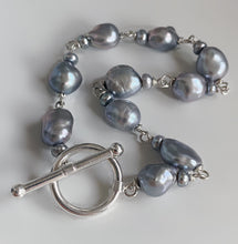 Load image into Gallery viewer, Janie&#39;s got a Pearl Bracelet
