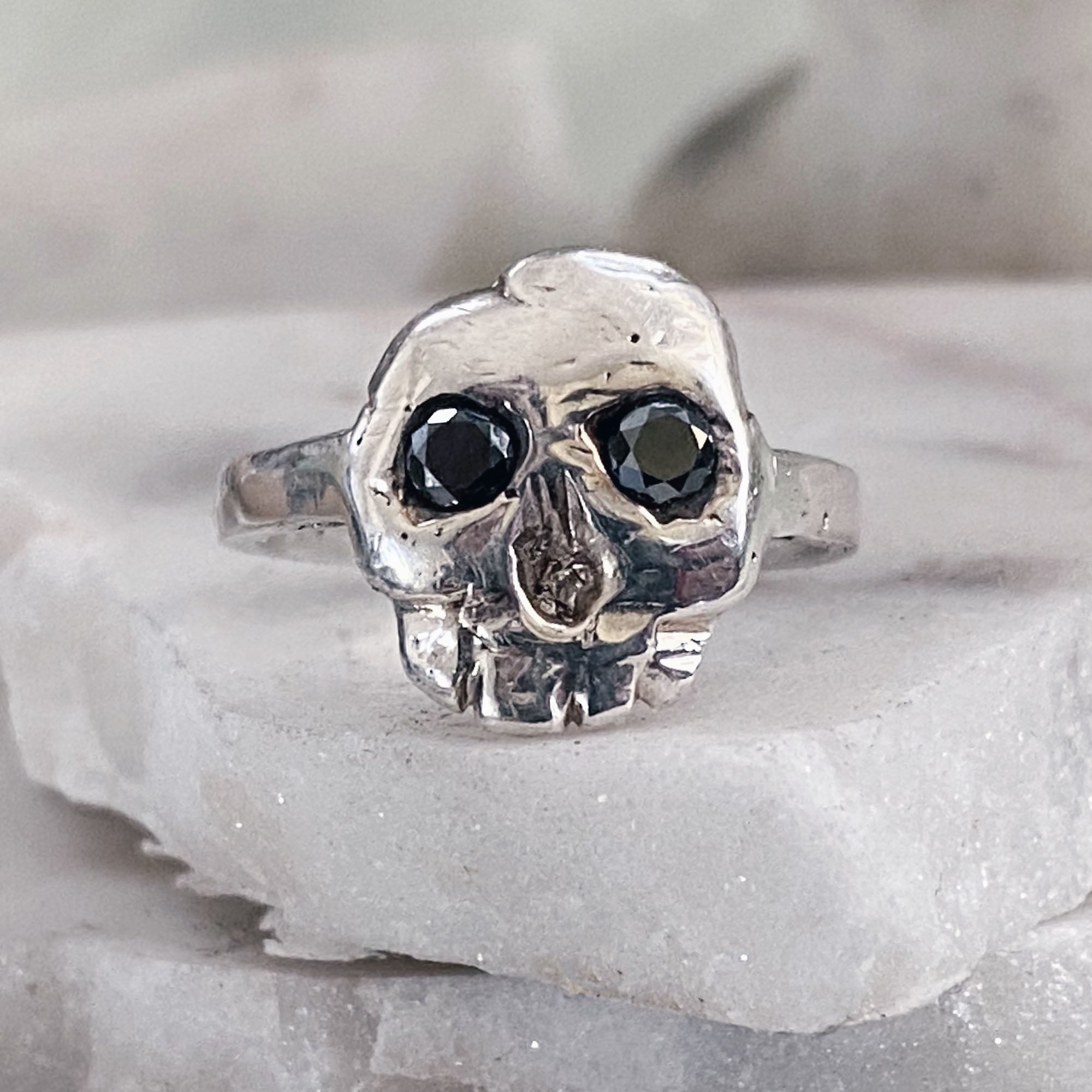 Skull ring diamond eyes Clearance