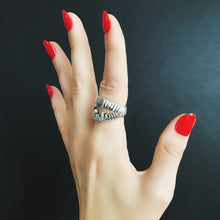 Load image into Gallery viewer, Lady Evil Fang Ring