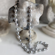 Load image into Gallery viewer, Beautiful &amp; Baroque Pearl Necklace