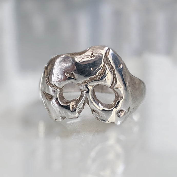 A Royal Jawless Skull Ring