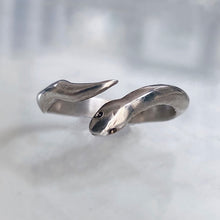 Load image into Gallery viewer, Slithering Snake Ring